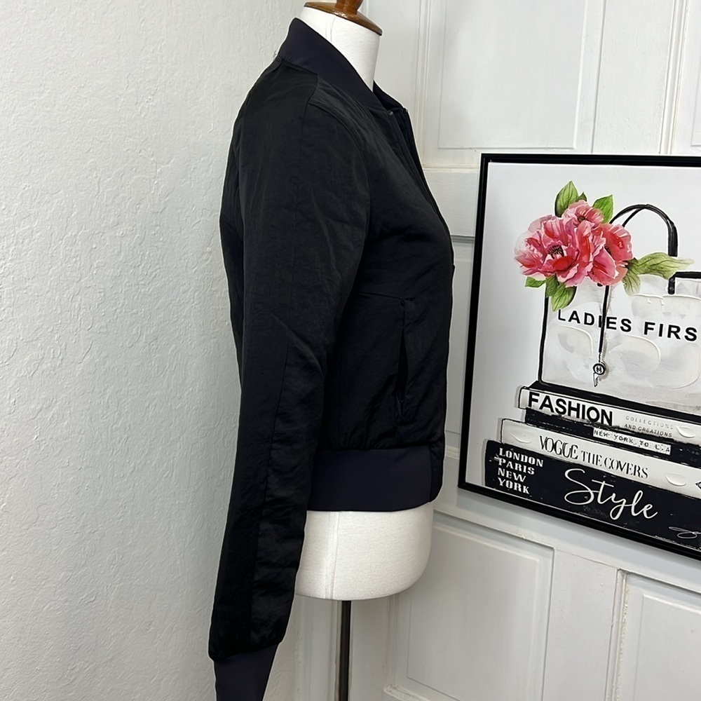 Lululemon Black Non-Stop Reversible Bomber Jacket Size 2 - Picture 4 of 13